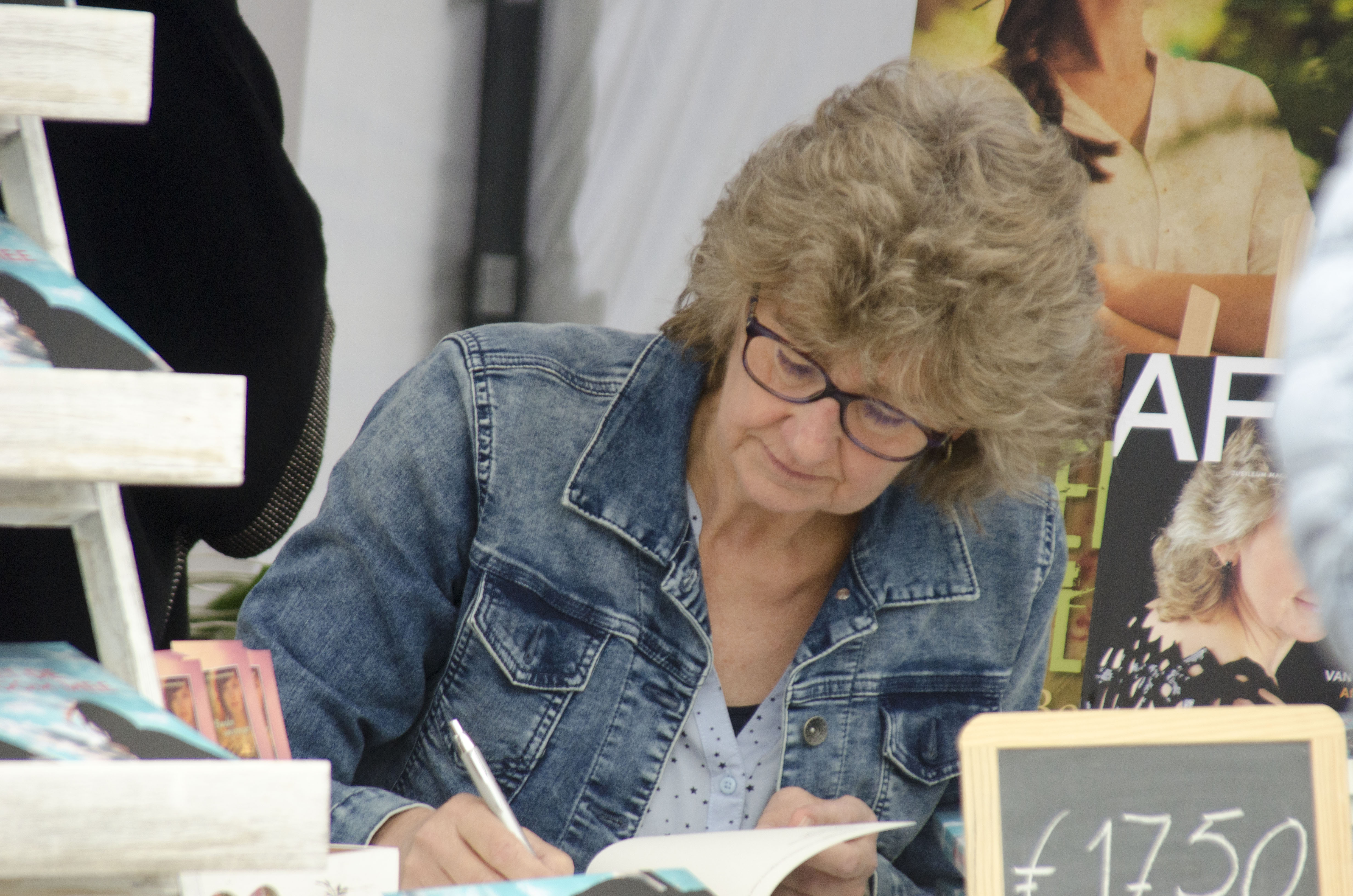 Boekpresentatie / signeersessie Met de stroom mee