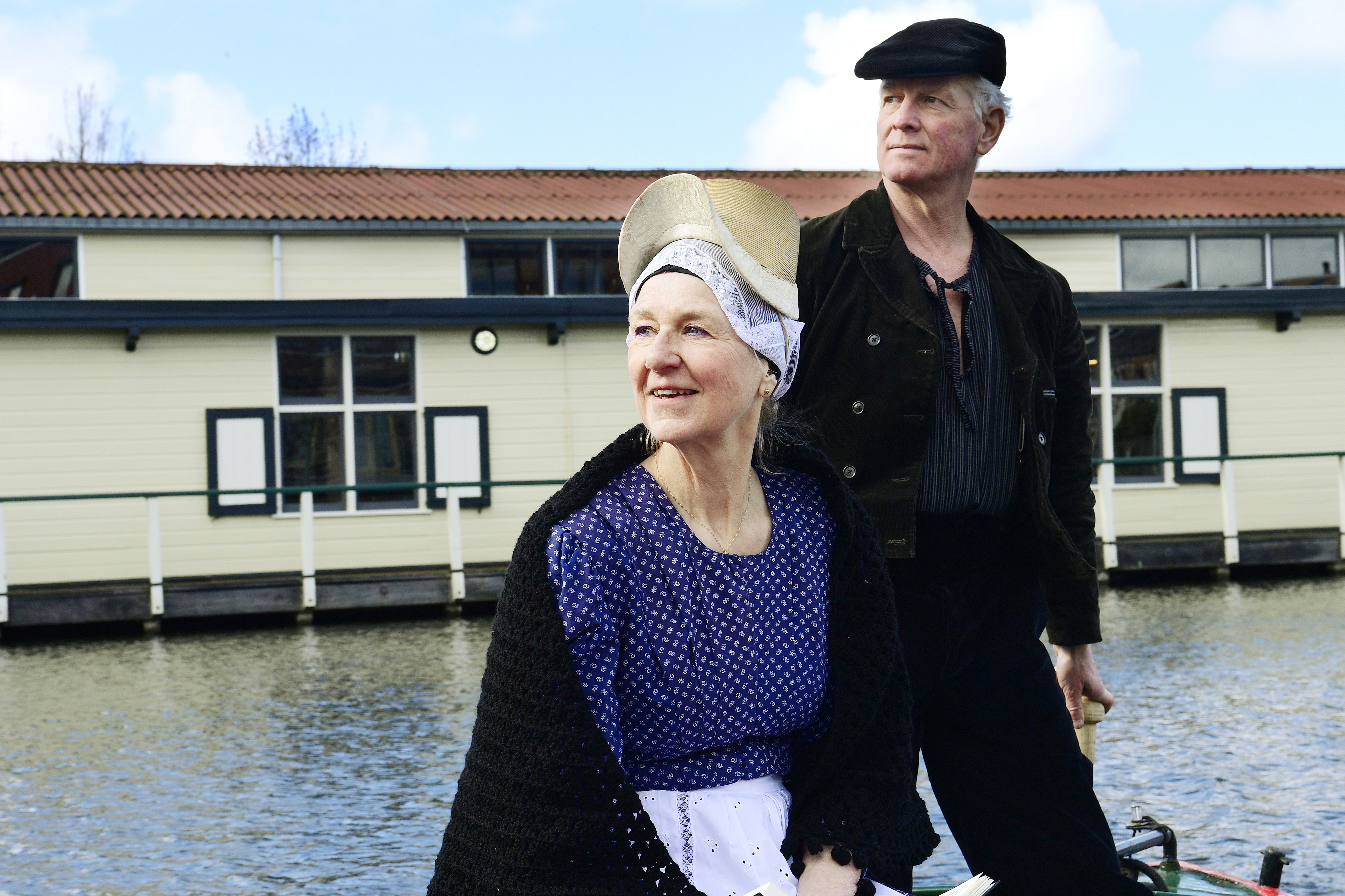 EN DE AANDACHT GELDT? EEN MYSTERIE!  