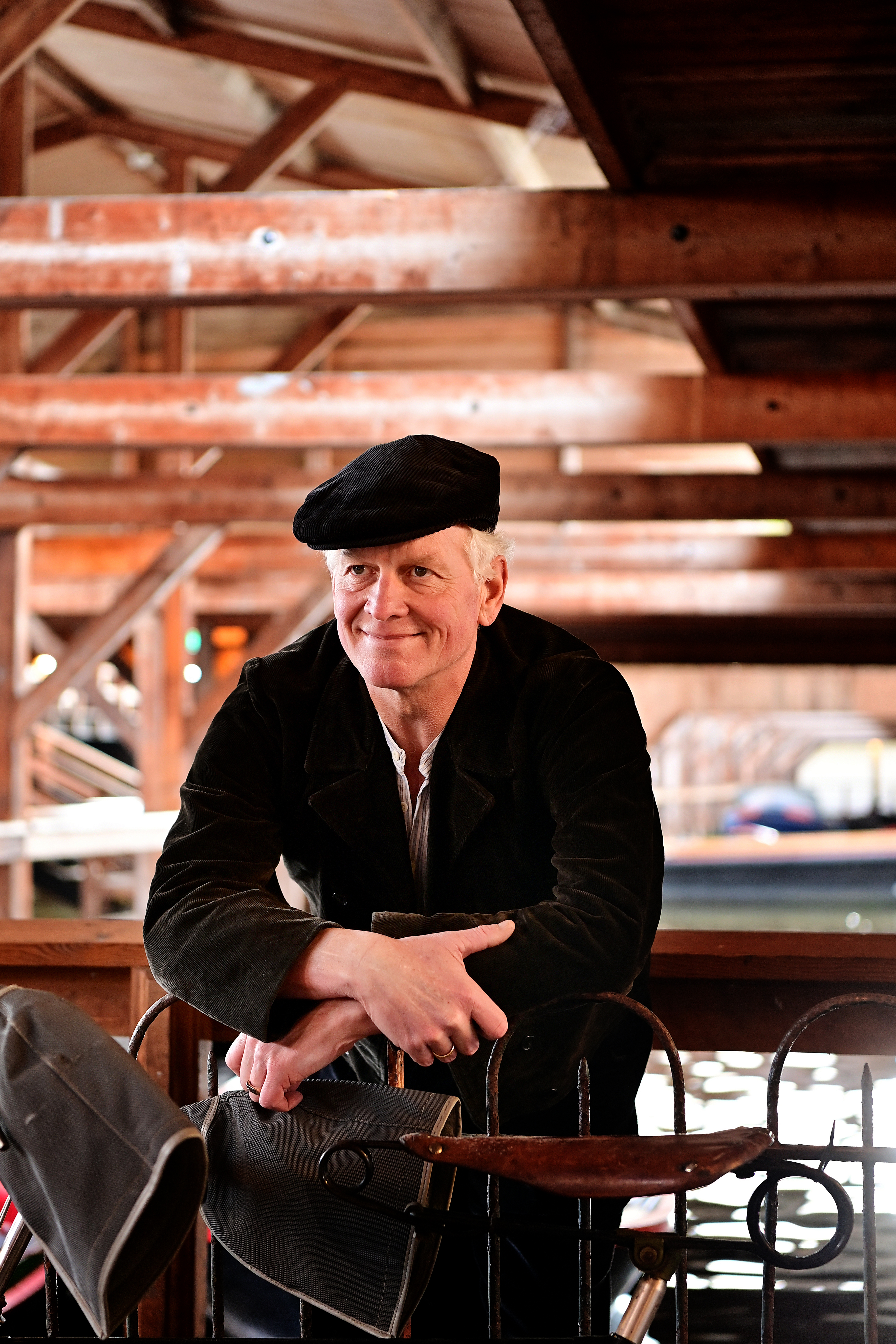 De schipper kan er wel om lachen, hij weet hoe het Mysterie van Langedijk afloopt