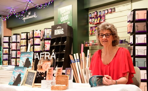 Signeersessie ter gelegenheid van de Boekenweek, 29 mei 2021 Foto’s: Marjolein Ansink